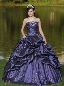 Strapless Floor-length Dresses For Quinceanera in Dark Purple with Appliques