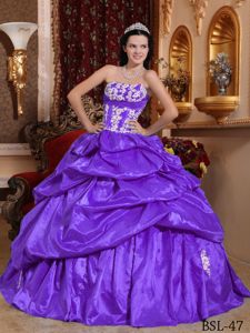 Purple Strapless Floor-length Taffeta Appliqued Quinceanera Dress in Fairfax