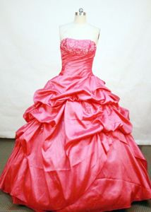 Strapless Red Pick-ups and Ruches Quinceanera Dress in Girardota Colombia