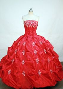 Appliques and Pick-ups Strapless Red Quinceanera Dress in Bermejo Bolivia