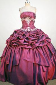 Burgundy Strapless Beading and Appliques Quince Dress in Tampico Mexico