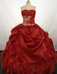 Wine Red Sweetheart Ruffled Applique Organza Quinceanera Party Dress