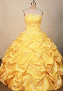 Yellow Strapless Pick Ups Quinceanera Gowns in Le Sentier Switzerland
