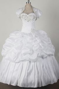 Cheap White Sweetheart Pick-ups and Beadings for Quinceanera Dresses in Camden
