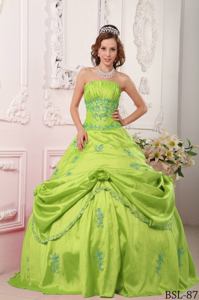 Fancy Appliques and Flower Spring Green Quinceanera Gowns in Moundsville