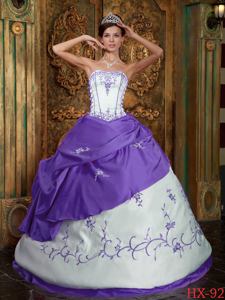 White and Purple Taffeta Sweet Sixteen Dresses with Embroidery in USA
