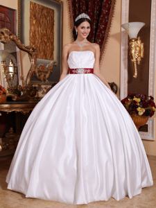 Best Seller White Strapless Quinceanera Dress with Beaded Sashes/Ribbons