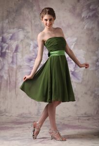 Strapless Olive Green Short Quince Damas Dress with Ruche and Sash Bow