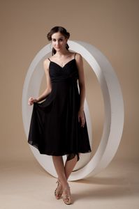 Sexy Black Tea-length Ruched Damas Dress with Spaghetti Straps and Bow