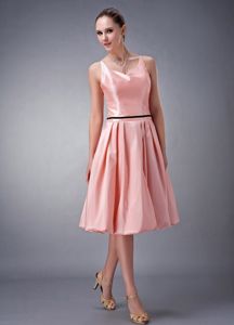 Watermelon V-neck Knee-length Quince Dama Dress with Sash and Straps