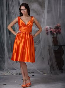 Eye Catching Orange Knee-length V-neck Damas Dress for Quince Online