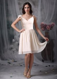New Knee-length Off White Damas Dresses for Quince with Flounced Straps