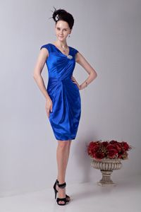 Graceful v Neck Royal Blue Beaded Dama Dresses in Knee-Length in Sonoma