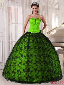 New Sweetheart Spring Green Full-length Quinces Dresses with Black Lace
