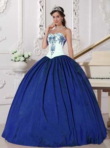 White and Blue Sweetheart Floor-length Sweet 15 Dresses with Appliques