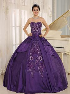 Popular Purple Quinceanera Dress with Embroidery Patterns in Fashion