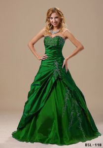 Top A-Line Dark Green Quince Dress with Embroidery in Concordia Argentina