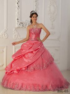 Pick Ups Strapless Quinceaneras Dress with Lace Edge in Berkeley Springs
