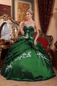 Dark Green Sweetheart Appliqued Quince Dress with Pick-ups in Heredia