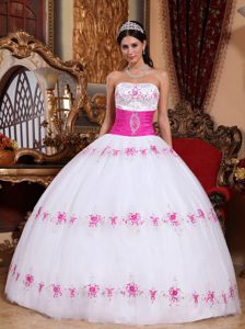 White and Pink Strapless Appliqued Quinceanera Gown Dress in San Pablo