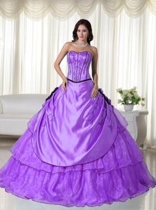 Purple Strapless Floor-length Quinceanera Dress with Beading in Caldas