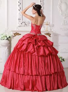 Sweetheart Taffeta Beaded Ruched Quinceanera Dress in Red in Plato in Colombia