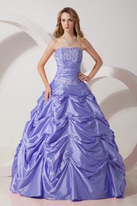 Lilac Appliqued Strapless Floor-length Dress For Quinceanera with Pick-ups