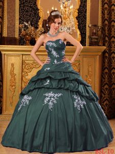 Sweetheart Dark Green Long Quinces Dresses with Appliques and Pick-ups