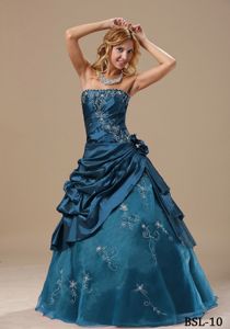 Strapless Floor-length Navy Blue Quince Dress with Embroidery in Orlando