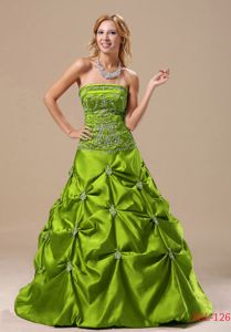 A-line Strapless Floor-length Green Quince Dress with Beading and Pick-ups