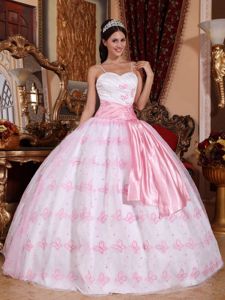 Unique Spaghetti Straps Embroidered Light Pink Sweet 15 Dresses with Sash
