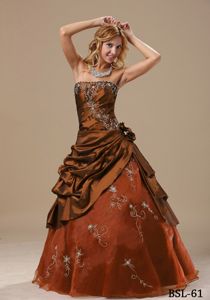 Lace-up Brown Embroidery Long Quince Dress with Pick-ups and Flowers