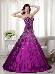 Sweetheart Fuchsia Floor-length Quince Dress with Embroidery in Frederick