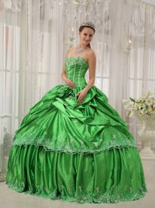 Sleek Strapless Floor-length Spring Green Quince Dresses with Pick-ups