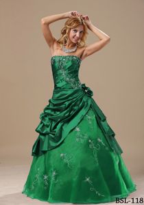 Green Strapless A-line Quinceanera Gowns with Pick-ups and Embroidery