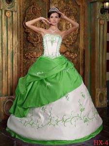 Spring Green Strapless Embroidery Satin Quinceanera Gown Dresses in Bothell WA