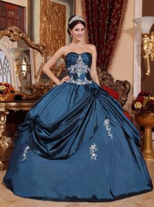 Sweetheart Floor-length Appliqued Quinceanera Dress in Navy Blue