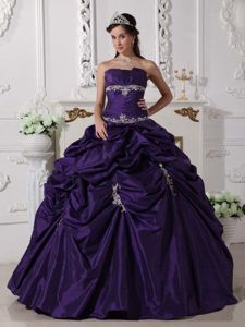 Strapless Floor-length Taffeta Appliqued Quince Dress in Purple in San Felipe