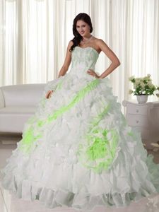 White Sweetheart Appliqued Quinceanera Dress with Court Train in Vienna