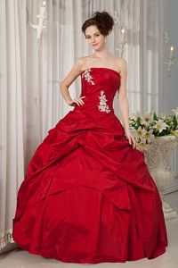 Strapless Floor-length Taffeta Appliqued Quinceanera Dress in Red