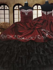 Fantastic Ruffled Sweetheart Sleeveless Lace Up Quince Ball Gowns Red And Black Organza and Taffeta