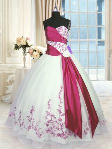 High Quality White And Red Lace Up Quince Ball Gowns Embroidery and Sashes ribbons Sleeveless Floor Length
