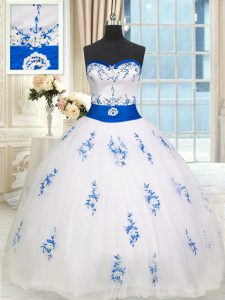 Glittering White Ball Gowns Sweetheart Sleeveless Tulle Floor Length Lace Up Appliques and Belt 15 Quinceanera Dress