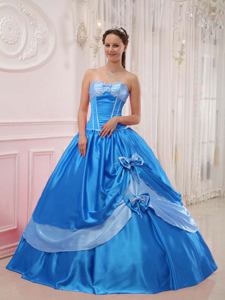 Sweetheart Floor-length Appliqued Quinceanera Dress with Beading