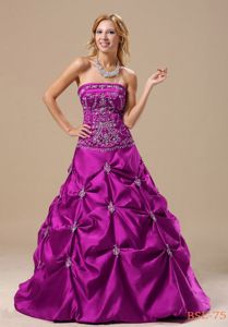 Embroidered Floor-length Fuchsia Sweet 15 Dresses with Pick-ups in Midland