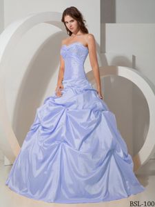 Sweetheart Taffeta Quinceanera Dress with Beading and Pick-ups in Viacha
