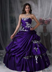 Strapless Floor-length Taffeta Quinceanera Dress with Appliques in Bermejo