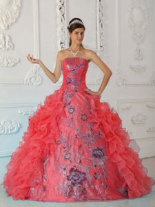 Exquisite Strapless Red Quinceanera Gown Dresses with Embroidery in Helena