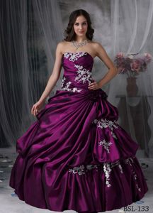 Burgundy Appliqued Strapless Floor-length Quinceanera Gown with Pick-ups