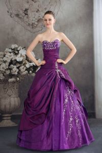 Embroidery Beaded Purple Ruched Quinceanera Gowns in San Casimiro